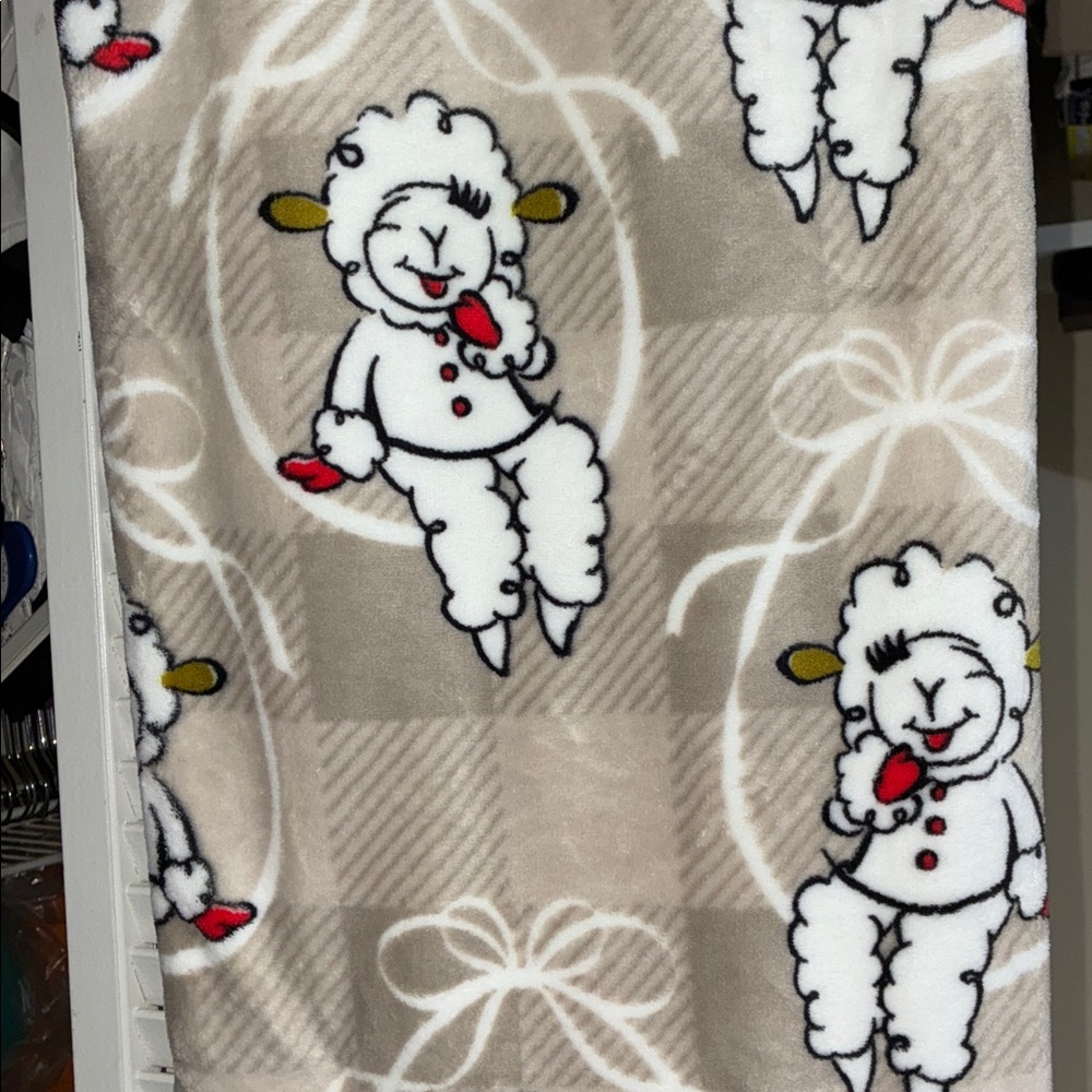 Lamb chop Oversized plush throw blanket